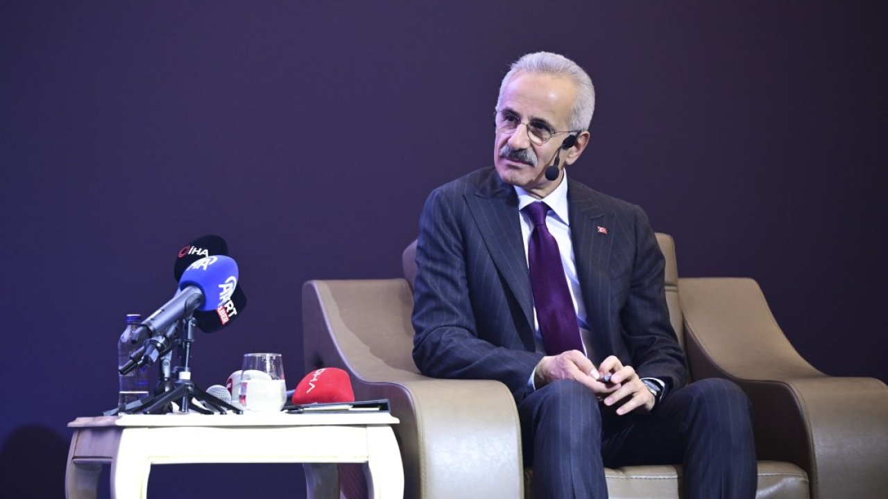 Bakan Uraloğlu, Ankara Trabzon Günleri'nde gerçekleştirilen "61 Sohbet" programına konuk oldu: