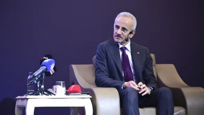 Bakan Uraloğlu, Ankara Trabzon Günleri'nde gerçekleştirilen "61 Sohbet" programına konuk oldu: