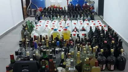 Balıkesir'de kaçak içki operasyonunda yakalanan 2 kişi tutuklandı