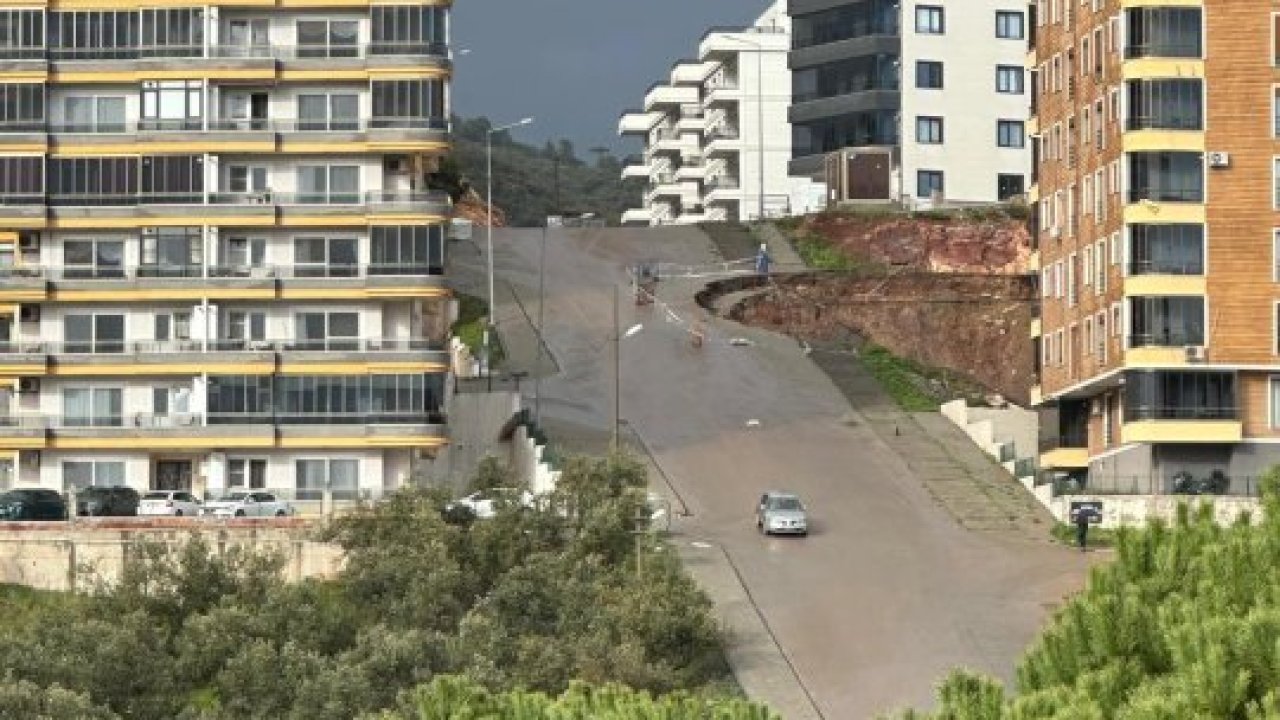 Balıkesir'de sağanak toprak kaymasına neden oldu