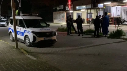 Bursa'da bıçaklı kavgada 2 kişi yaralandı