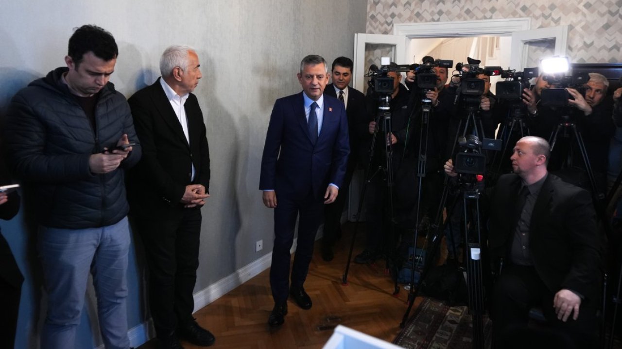 CHP Genel Başkanı Özel, Demokrat Parti Genel Başkanı Uysal'ı ziyaret etti: