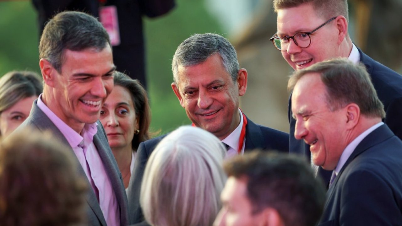 CHP Genel Başkanı Özel, İspanya'da GPM liderler resepsiyonuna katıldı