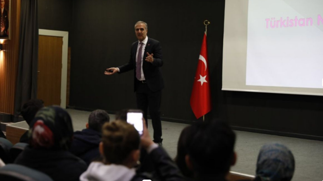 Çin'in Doğu Türkistan'daki zulmü Samsun'da konferansta anlatıldı