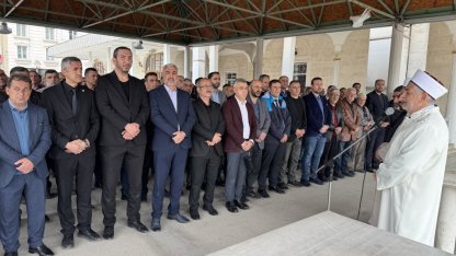 Diyarbakır ve çevre illerde Kahramanmaraş'taki okul saldırısında ölenler için gıyabi cenaze namazı kılındı