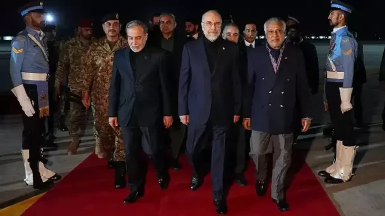 Dünyanın Gözü Pakistan’da: ABD Ve İran Masaya Oturdu