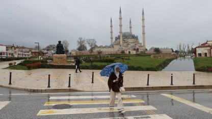 Edirne'de sağanak hayatı olumsuz etkiledi