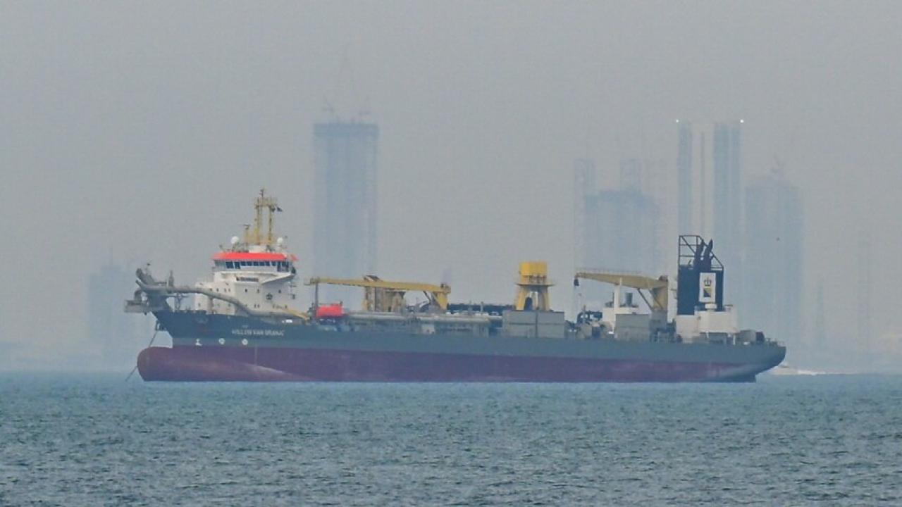 İsrail'in Lübnan saldırısına İran'dan yanıt: Hürmüz Boğazı petrol trafiğine kapatıldı!