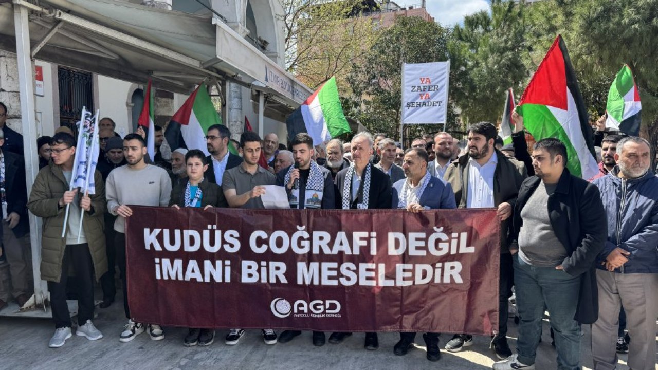 İsrail'in saldırıları ve Mescid-i Aksa'nın ibadete kapatılması İzmir'de protesto edildi