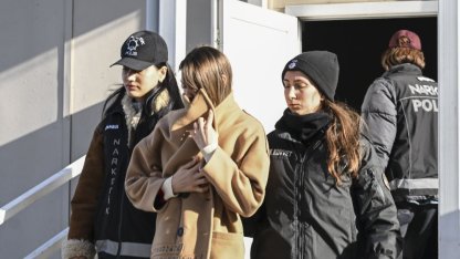 İstanbul'daki uyuşturucu soruşturmasında gözaltına alınan 19 zanlı adliyede