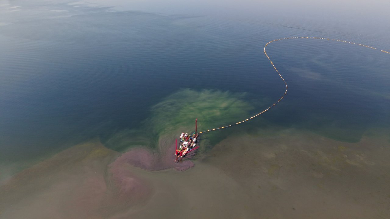 İzmit Körfezi'ndeki dip çamuru temizliği ekosistemi olumlu etkiledi