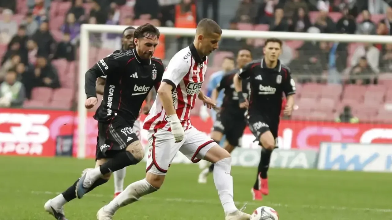 Kara Kartal Samsun’da Devrildi: Karadeniz’de Füze Yağmuru!