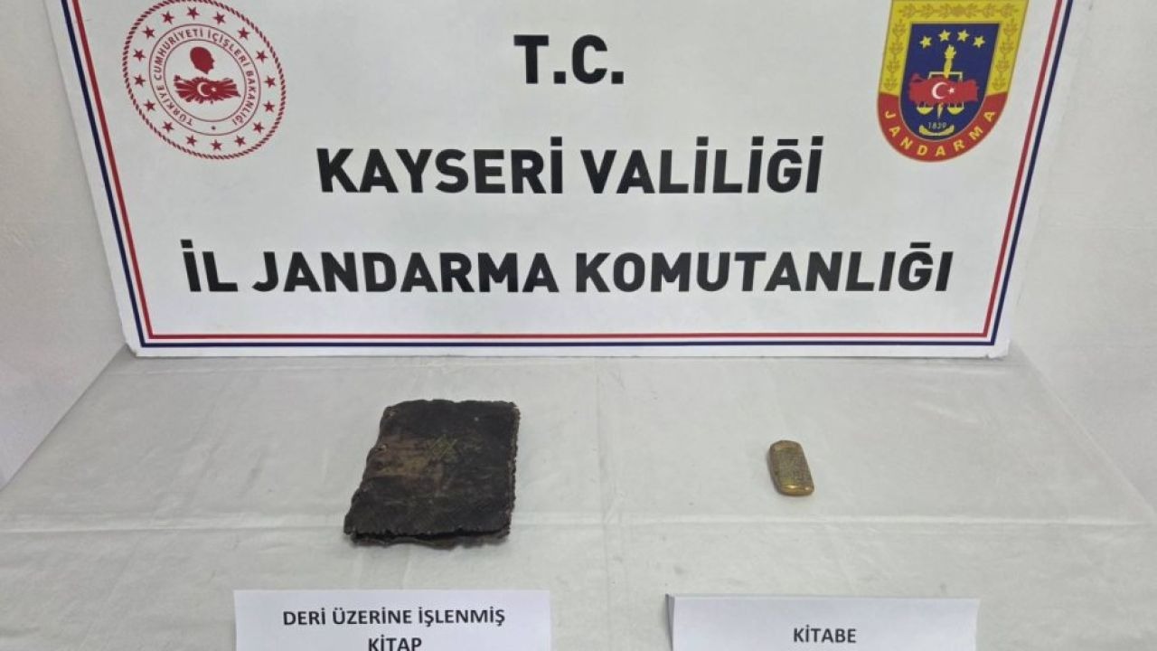 Kayseri’de tarihi eser kaçakçılığına yönelik düzenlenen operasyonda 2 şüpheli yakalandı.