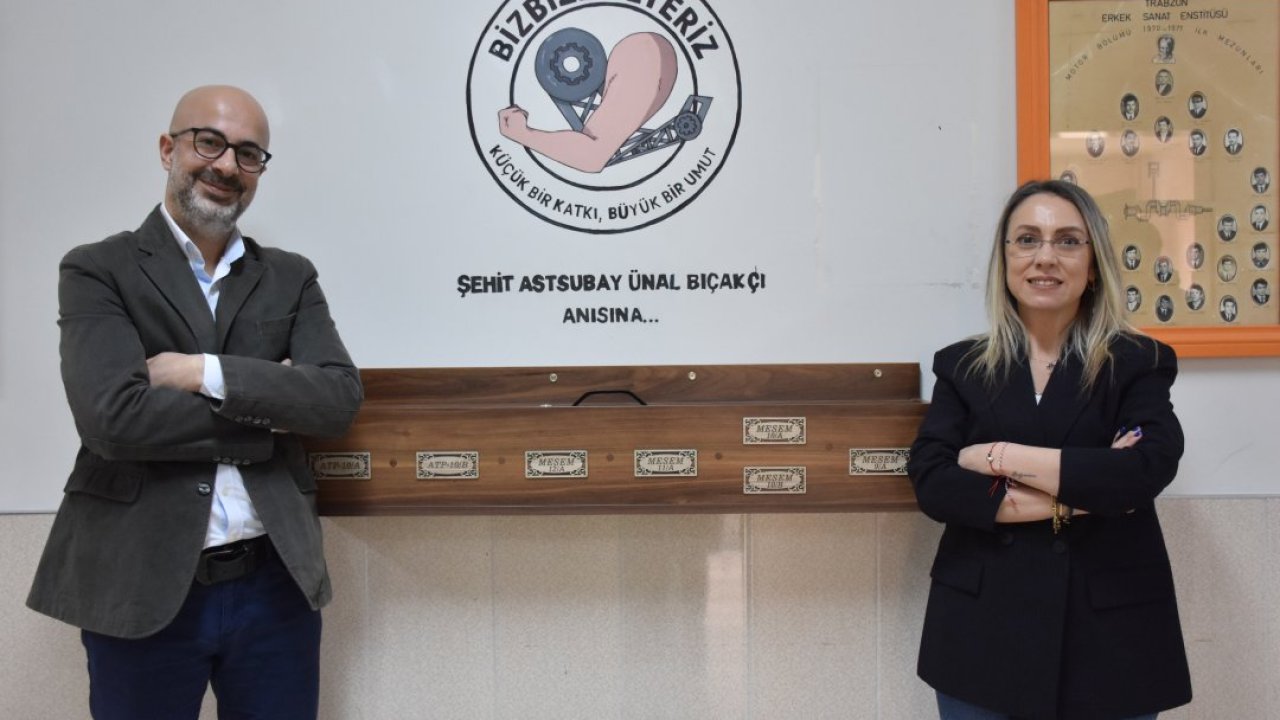 Lise öğrencileri harçlıklarıyla okuldaki arkadaşlarına burs veriyor