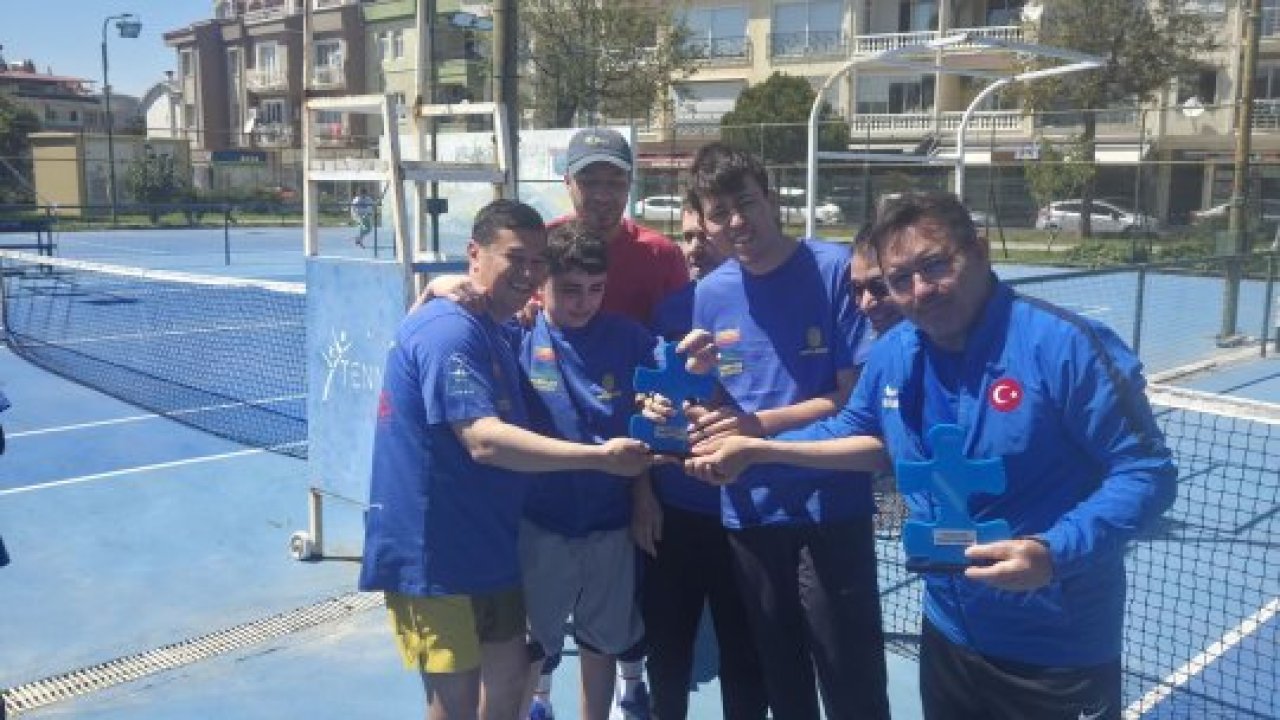 Marmaris'te "Otizm Farkındalık Tenis Turnuvası" düzenlendi