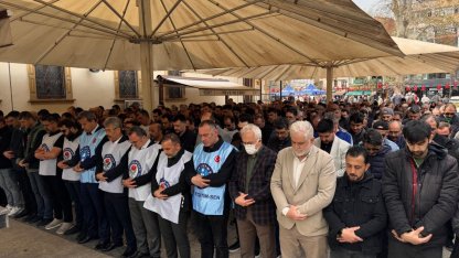 Sakarya ve çevresinde Kahramanmaraş'taki okul saldırısında ölenler için gıyabi cenaze namazı kılındı