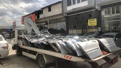 Sakarya'da gümrük kaçağı oto parçaları ele geçirilen iş yerinin sahibi yakalandı