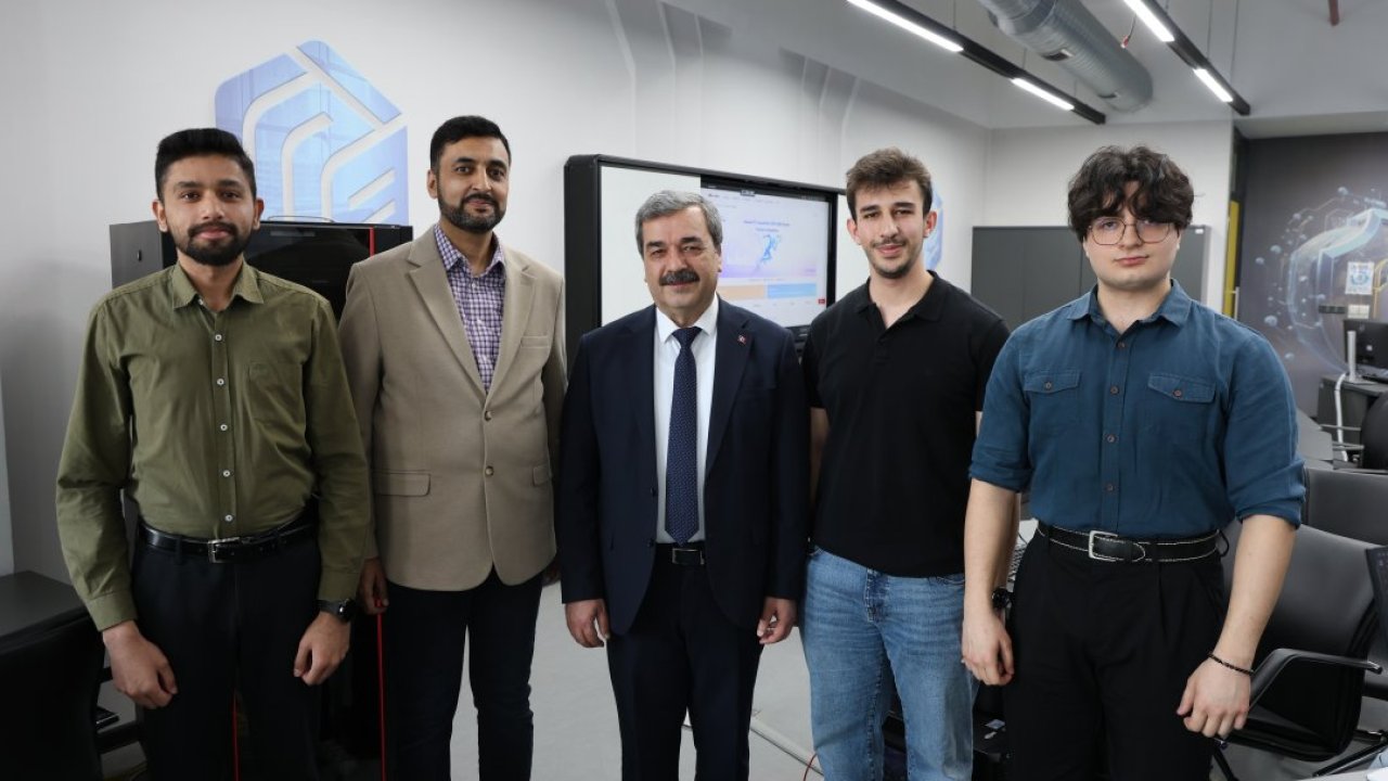 SBTÜ'lü öğrenciler, Huawei ICT Competition Avrupa Bölge Finali'nde birincilik elde etti