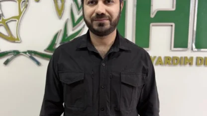 Şırnaklı hayırsever Filistinlilere destek için aracını bağışladı