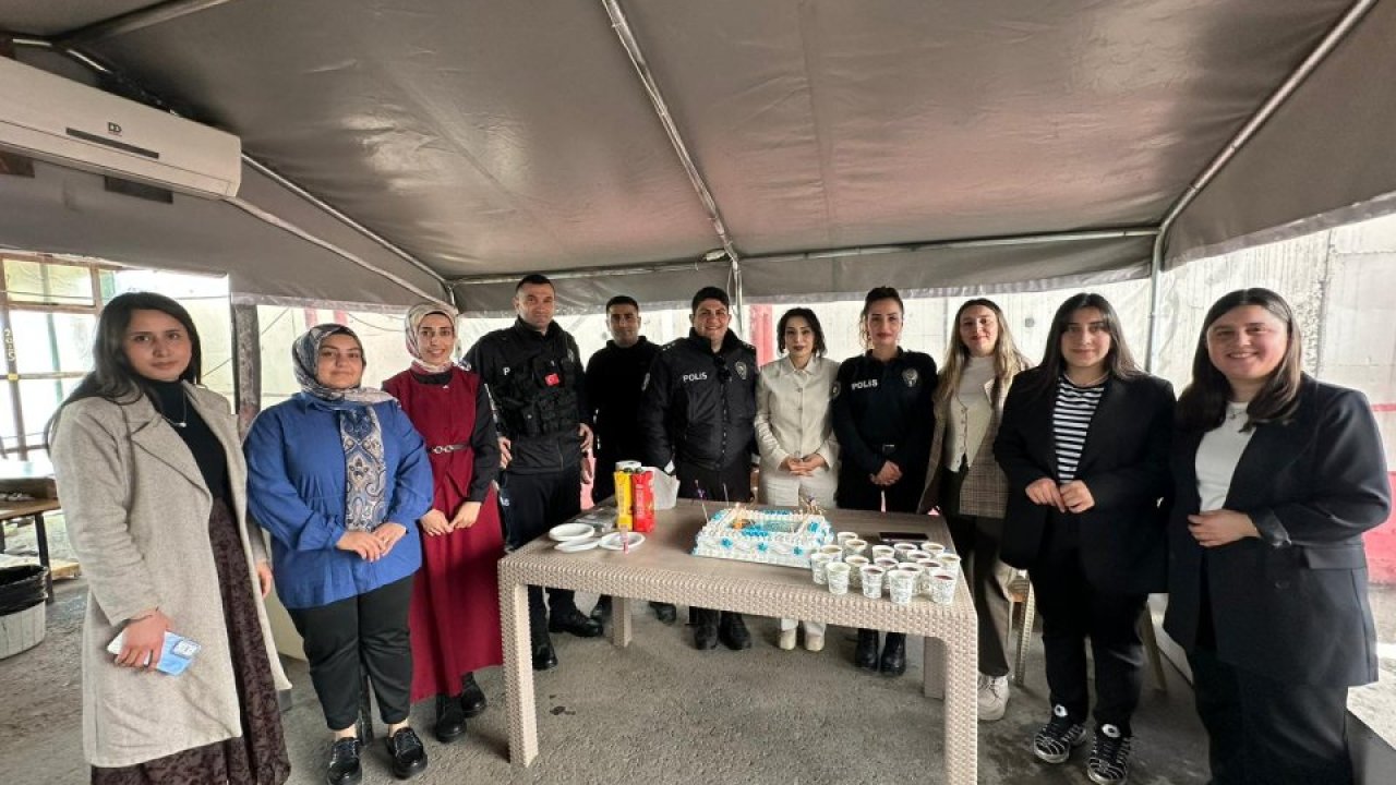 Şırnak'ta kadınlardan polislere sürpriz kutlama