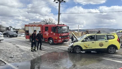Sivas'ta trafik kazasında yaralanan 4'ü futbolcu 5 kişinin tedavisi sürüyor