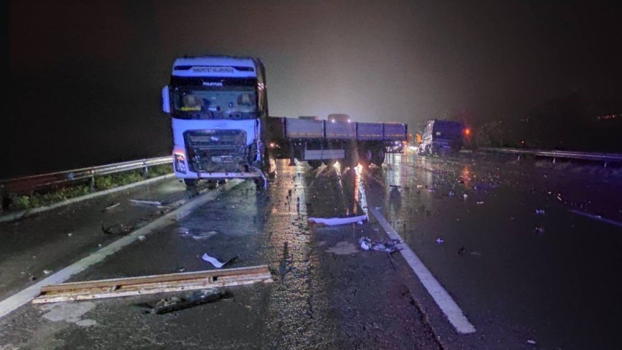 TAG Otoyolu'nda çekiciyle çarpışan kamyonetteki 1 kişi öldü, 1 kişi yaralandı