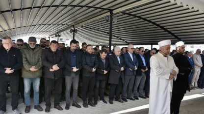 Trabzon ve çevre illerde Kahramanmaraş'taki okul saldırısında ölenler için gıyabi cenaze namazı kılındı