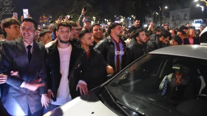 Trabzonsporlu taraftarlar, Galatasaray galibiyetini kutladı