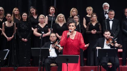 TRT korosu, KKTC Kurucu Cumhurbaşkanı Denktaş anısına Gazimağusa'da sahne aldı