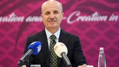 YÖK Başkanı Özvar, İstanbul'da Pakistan yükseköğretim temsilcileriyle toplantı yaptı