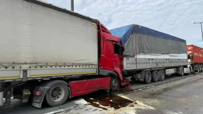 Anadolu Otoyolu'nda 6 tır zincirleme kazaya karıştı
