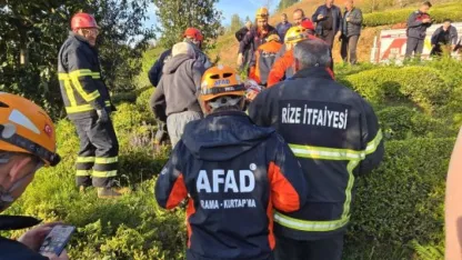 Rize'de hafif ticari araç çay bahçesine devrildi! Kazada sürücü yaralandı...