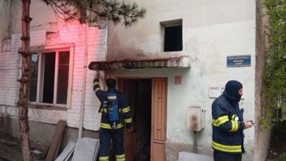 Eskişehir Odunpazarı'nda 2 katlı binada çıkan korkunç yangında bir kişi hayatını kaybetti