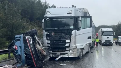 Mersin'de Tarsus-Pozantı Otoyolu'nda feci trafik kazası: 1 kişi hayatını kaybetti, 6 yaralı